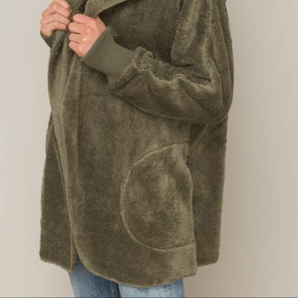 ❄️LAST3️⃣//OLIVE BLANKET CARDIGAN FLEECE HOODIE - Picture 5 of 12